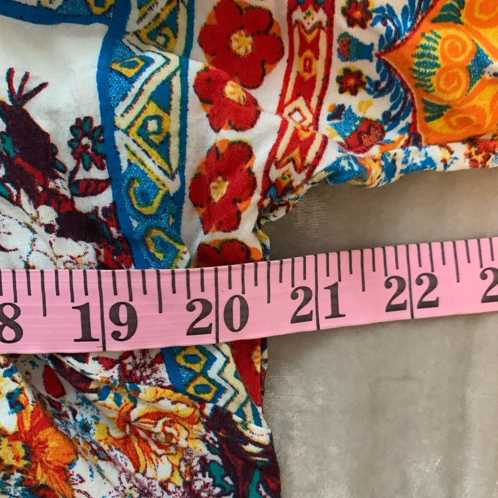 D O N A T E D Umgee size medium short sleeve EUC - Picture 5 of 6